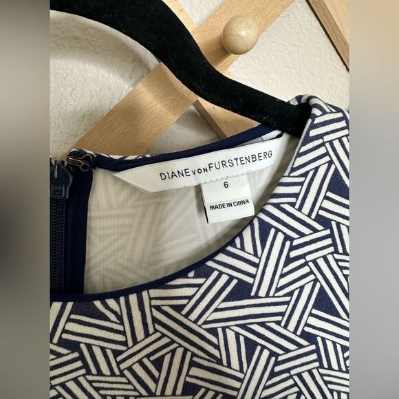 DVF Diane Von Furstenberg Regenna Sleeveless Dress Sz 6 - Picture 5 of 10